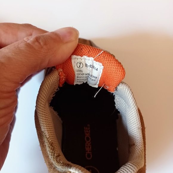 Cherokee - Baby Sneakers - Size 7 - Leather with Manmade Upper - Slip On - EUC - Picture 7 of 8